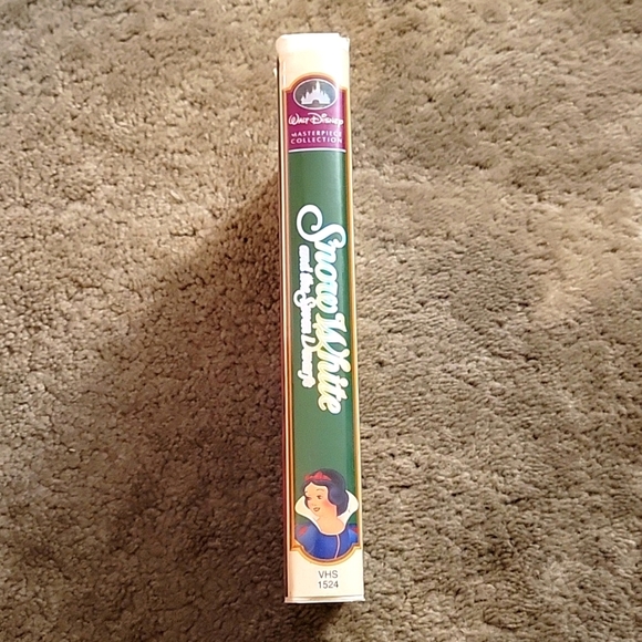 Disney Snow White and the Seven Dwarfs VHS - Picture 3 of 4